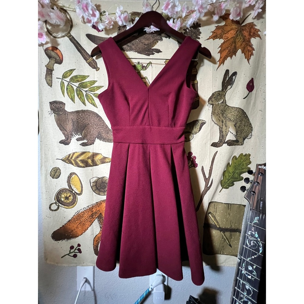 Haute Monde Skater Dress Womens S Burgundy Excellent V-Neck Textured Fit & Flare